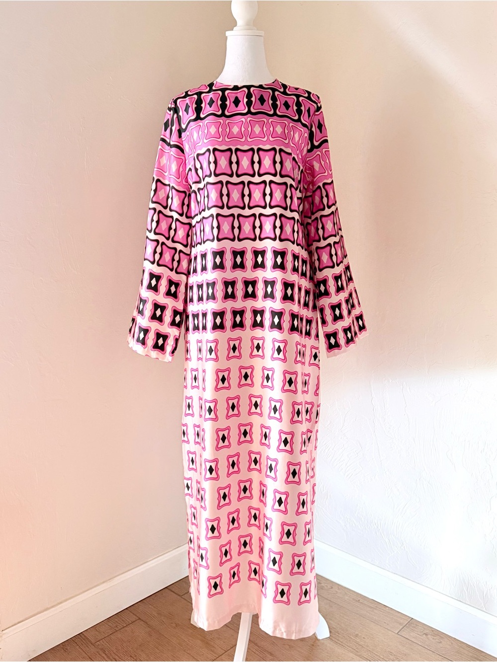 Retro 1970s Style Geometric Print Satin Pink Black Tunic Maxi Dress from SHEIN L